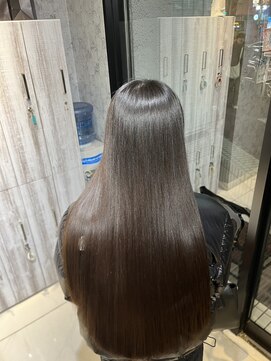 イコール バイ プロデュース 町田駅前店(equal by Produce) サラツヤ縮毛矯正×似合わせカット