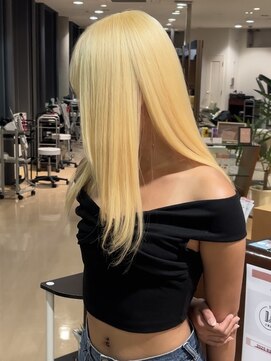 アウラ(AURA) 盛岡/ケアブリーチ/ダブルカラー/抜きっぱなしブロンド