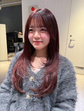 アム(amu) レイヤーカット/ワインレッド/赤髪/ブリーチなしカラー