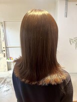 ニア 栄(nia)&nbsp;栄　髪質改善　　美髪　艶髪　伸ばし途中簡単外ハネスタイル