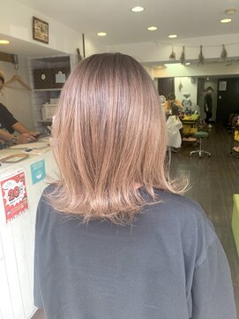 グルック ヘアーリラクゼーション 九条店(Gluck Hair Relaxation) ミディアムボブ×ベージュカラー