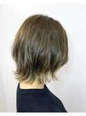 大人外ハネショート×インナーカラー