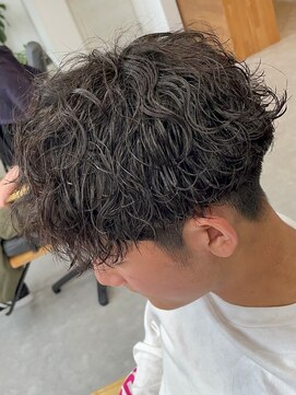 フゥ 宇都宮(FeU) 波巻きパーマメンズパーマメンズヘアツーブロックツイストパーマ