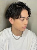 S字のカールが人気のセンターパート×波巻きスパイラルパーマ