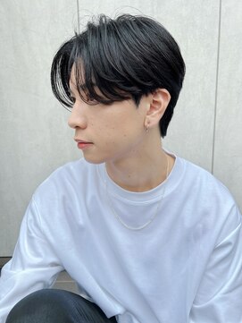 トルネード(TORNADO) メンズショートパーマ暗髪センターパート面長絶壁K20250728R