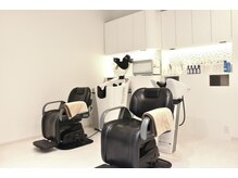 ビートル(Beetle)の雰囲気（水流シャンプーは根元に詰まった汚れを水流の力で落とします。）