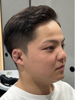 バーバーならではのスタンダードなstyleは勿論、理容室で行われるシェービングを中心に満足いく施術を提供