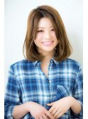 大人かわいいマーメイドアッシュハニーヘアミディ