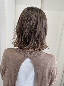 ヘアーデザイン シュシュ(hair design Chou Chou by Yone) ハイライトカラー/オリーブ/コテ巻き風パーマ/20代/30代/40代