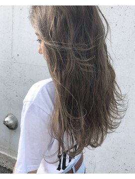 ヘアデザイン ソラ(Sola) 大人可愛いたっぷり極細ハイライトベージュカラー