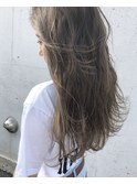 大人可愛いたっぷり極細ハイライトベージュカラー