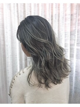 イリ(Ili) ハイライトデザイン