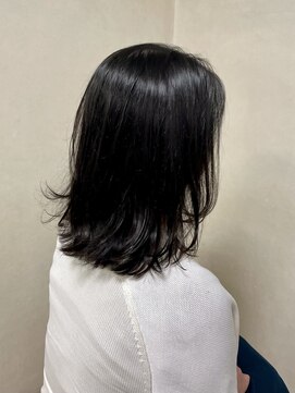 アロット allot ミディアムレイヤースタイル