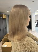 ミルクティーベージュ長めボブミディアムレイヤーハイトーン韓国