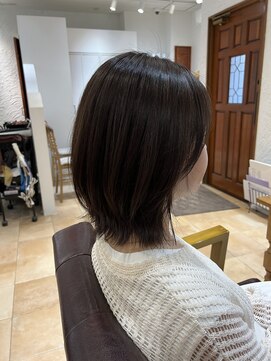 アマレット(Amaretto) ダークブラウン×レイヤーボブ