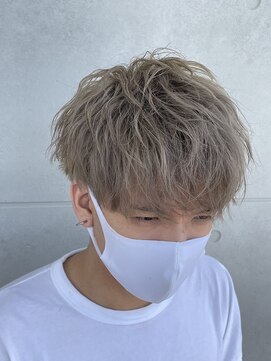 レム 泉中央店(L.E.M) ホワイトベージュ