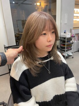 フィーカ(fika) ミルクティーグレージュレイヤー担当浜辺海斗
