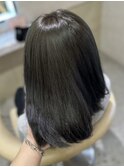 オリーブグレージュ