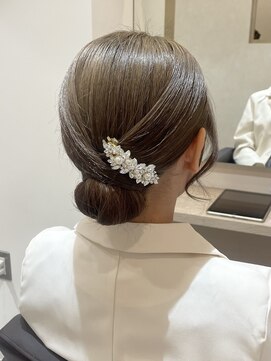 アヤナバイアヤラ 西船橋店(ayana by ayala) 【今井由奈】タイトシニヨン×ミディアムショート