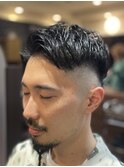 アイロンパーマ　ビジネスショートヘア