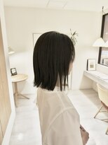 ルームキタハマ(room kitahama)&nbsp;外ハネしやすいボブ×オリーブカラー