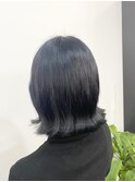 ブルーブラック×切りっぱなしボブ