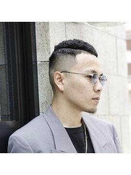 ザ フェイダーズ(The Faderz) 束感ツーブロックマッシュスキンフェードアップバング73ツイスト