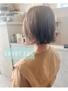 バリー(VALLEY) 【VALLEY  hair  care&spa】結べる長さの外はねショートボブ