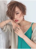 大人可愛い小顔前下がりワンサイド奥行きショートボブ20代30代