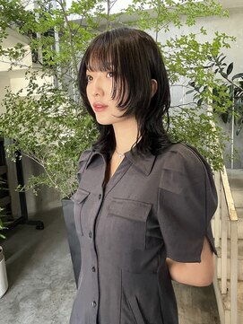 アクアオモテサンドウ(ACQUA omotesando) △レイヤーカットウルフカットハッシュカットオリーブグレージュ