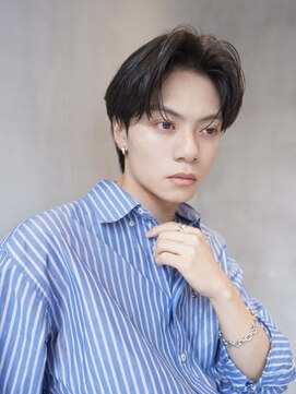 ニコ トウキョウ ヨコハマ(nico) センターパートニュアンスパーマフェザーショート