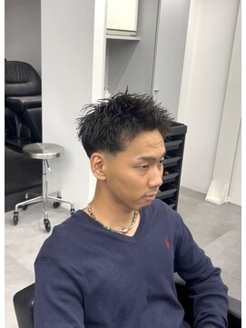 ノイセル 心斎橋(Noisyle) スパイラルパーマフェードカット刈り上げセンターパートS