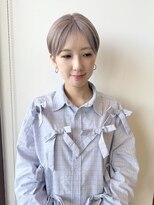 ルッツ(Lutz. hair design) 3/27 ベージュ ハイトーン ショートカット【千代田彩夏】