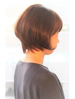 レウナ 外苑前(Reuna)&nbsp;大人女性・３０代・４０代に人気トップノットショートボブ
