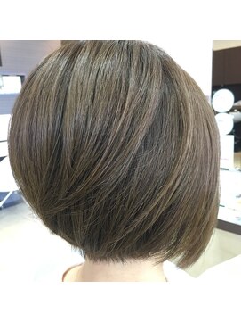 クアルト ヘアー(cuarto hair) グラデーションボブ×ハニーベージュ