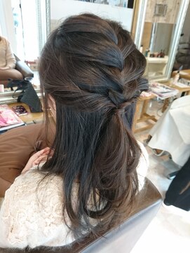 ウィービーパセリ atre川越店(WE BE PARSLEY) おしゃれハーフアップ編み込みアレンジ 【担当 木村 沙織】