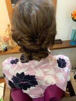 ヘアサロン シロップ(Hair Salon Syrup) [Syrup・山谷慎太郎] 「ギブソンタック風アップスタイル」