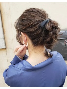 サーティーン(THIRTEEN) ハイライトでより可愛く♪お呼ばれヘアセット( ´∀`)【20代】