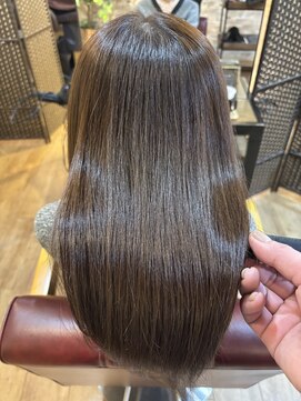 スチャステニィーバイルミ 日ノ出町店(Stastny by Lumi) ナチュラルストレートで魅せる上質な艶髪☆