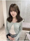 ミントベージュ×顔回りレイヤー