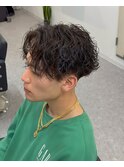 センターパート波巻きスパイラルパーマ