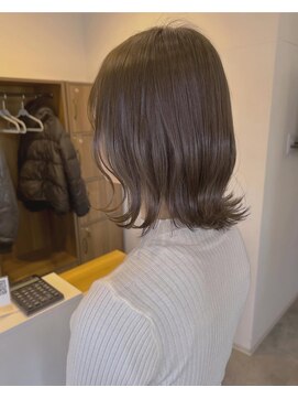 オーシー 四ツ井店(O'sea) オリーブグレージュ