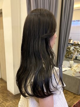 ヘアーアイスカルテット(HAIR ICI QUARTET) オリーブカラーロング×レイヤーカット