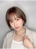 《era》 艶ツヤ丸みショート ペールベージュ みわ