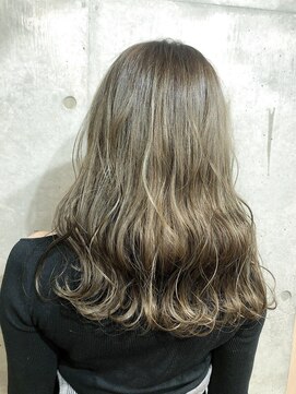 カリーナコークス 原宿 渋谷(Carina COKETH) インナーカラー/アッシュ/ダブルカラー/ケアブリーチ/オージュア