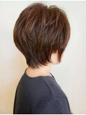 ふんわり&クビレの美シルエットショートスタイル/アースカラー