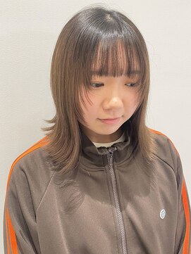 ウクラ バイ レシッド 池袋(uchla by rcid) 外ハネ姫カットワンカールミルクティーアッシュシアーカラー前髪