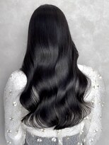 ロイ(Roi) ★10代20代30代美髪ブルーブラックローレイヤーヨシンモリ