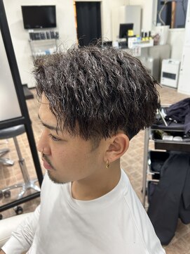 ブロウ(BLOW) アップバングツイストパーマ