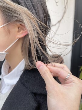 フォト 新宿三丁目(foto) インナーカラーイヤリングカラーミルクティーベージュ新宿